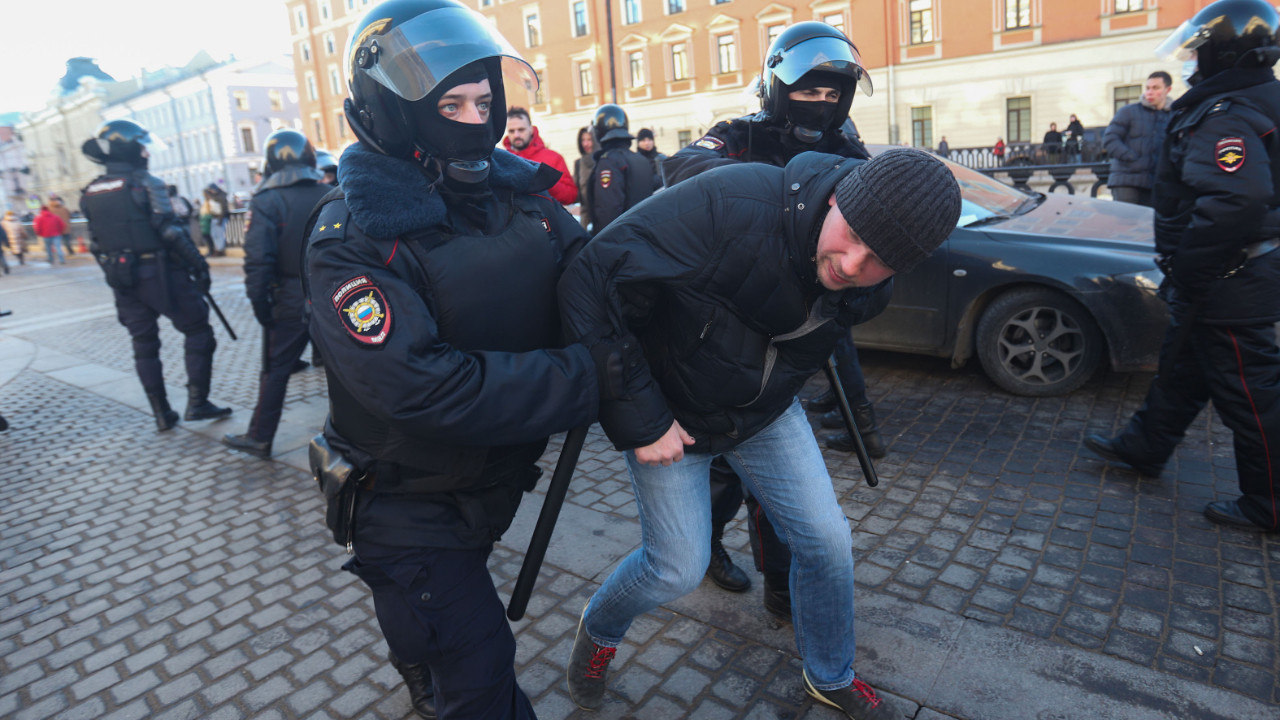 Rus halkı baskıya rağmen “savaşa hayır” gösterilerini sürdürüyor
