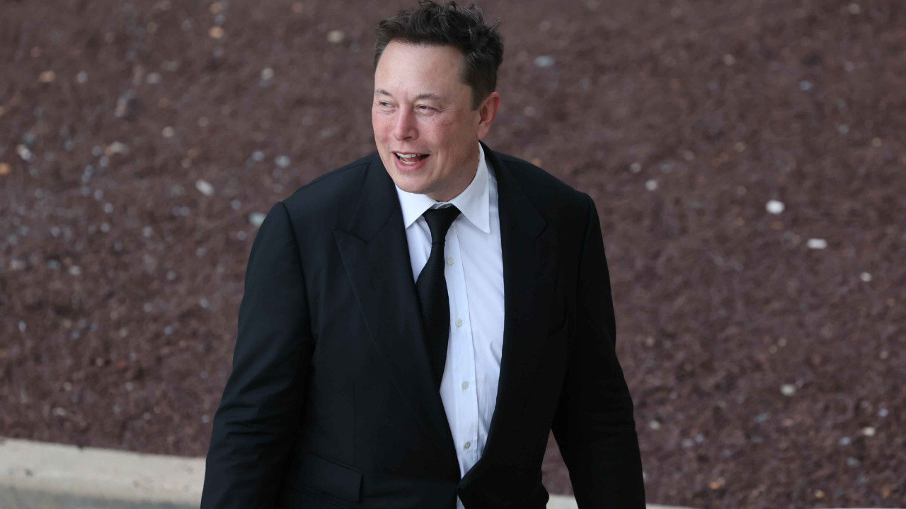 Elon Musk 7 evini 128 milyon dolara sattı