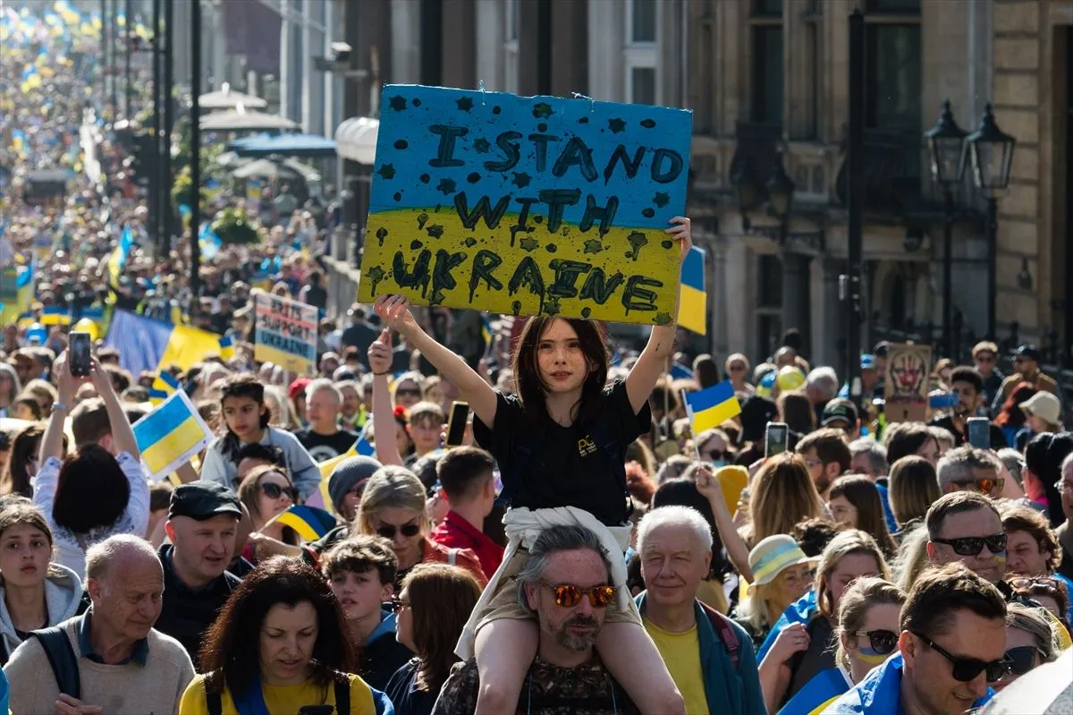Zelenskiy'nin çağrısının ardından Londra'da Ukrayna'ya destek gösterisi düzenlendi