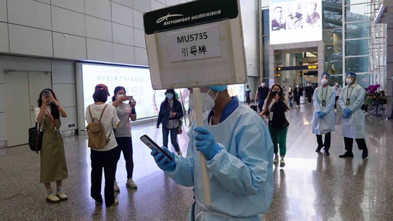 Çin'de düşen yolcu uçağının ikinci karakutusu da bulundu