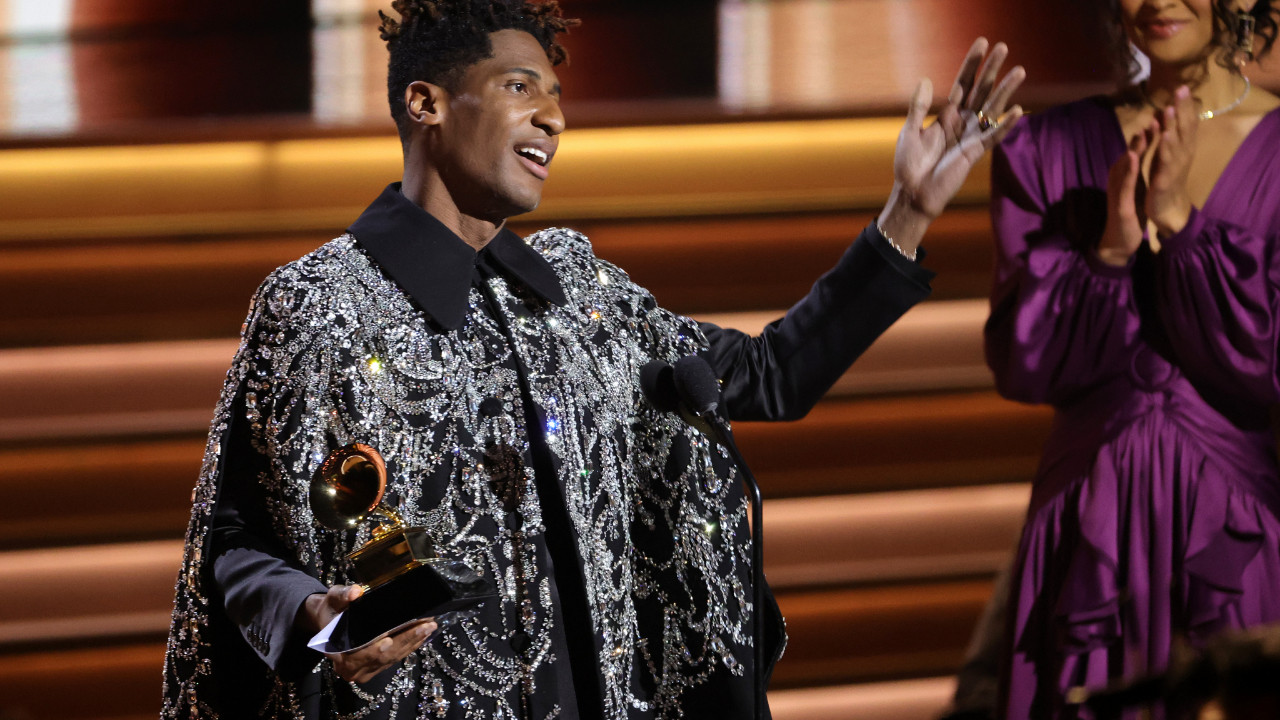 Zelenskiy'nin konuşma yaptığı 2022 Grammy Ödülleri'ni kazananlar belli oldu: Jon Batiste 11 ödül kazandı