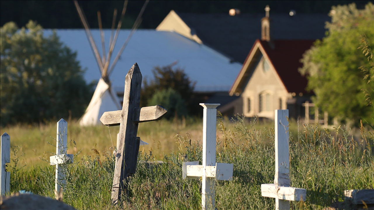 Yatılı kilise okulunun etrafında 14 kayıt dışı mezar bulundu