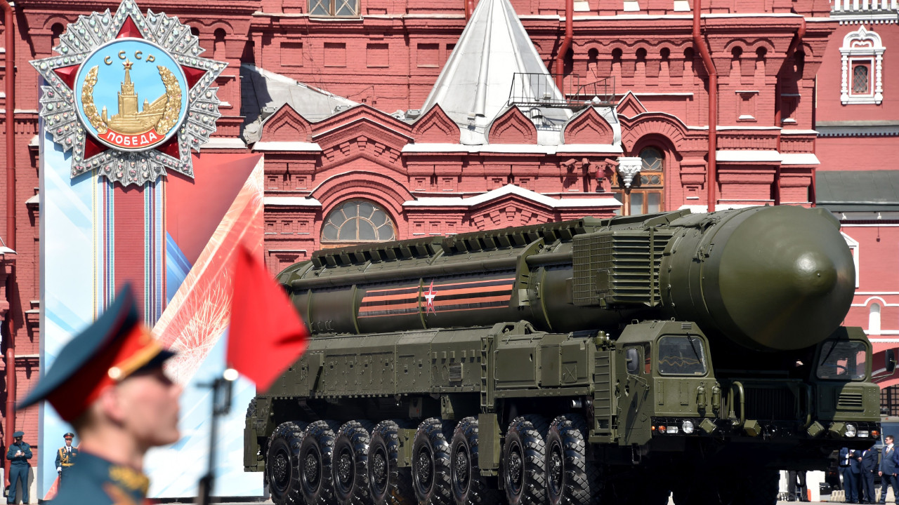 Rusya’da Zafer Bayramı provaları: Nükleer füzeler Kızıl Meydan’dan geçti