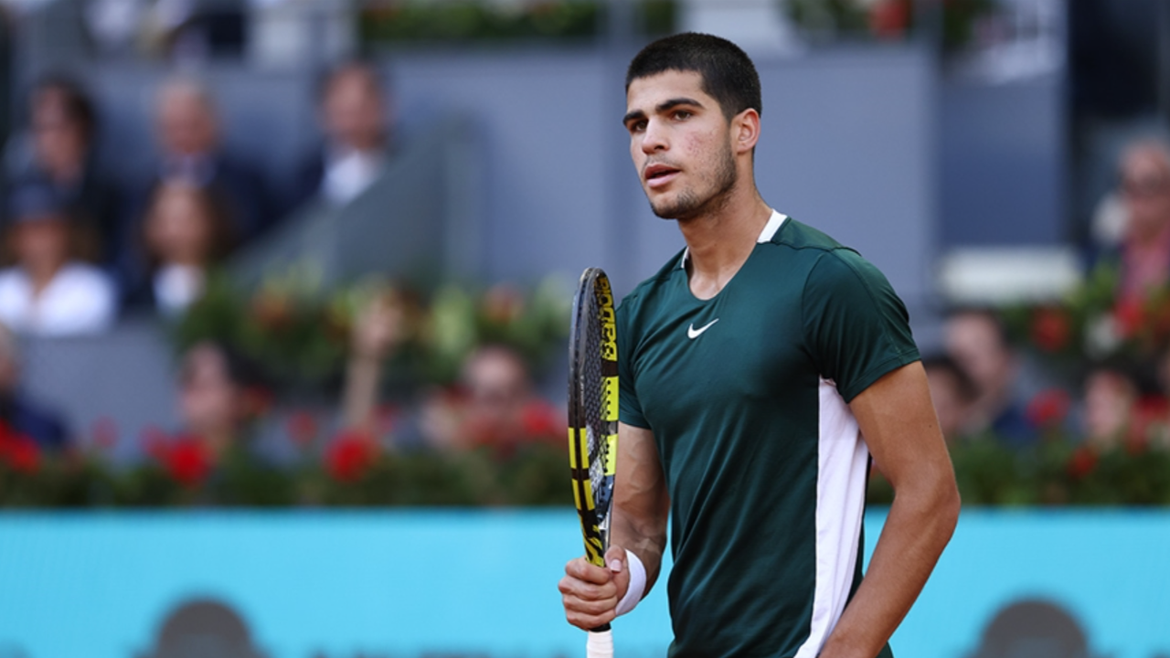 Djokovic ve Nadal'ı eleyen 19 yaşındaki Alcaraz, grand slam kazanmak için hazır