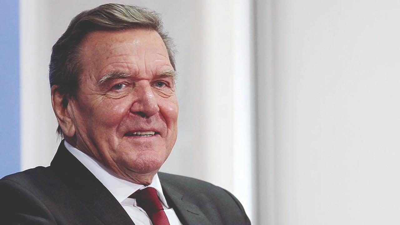 Almanya eski Başbakanı Gerhard Schröder'e verilen bazı özel haklar geri alındı