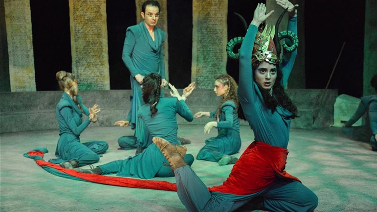 Ankara Devlet Tiyatroları Binbir Gece Masalları'nın prömiyerini yaptı
