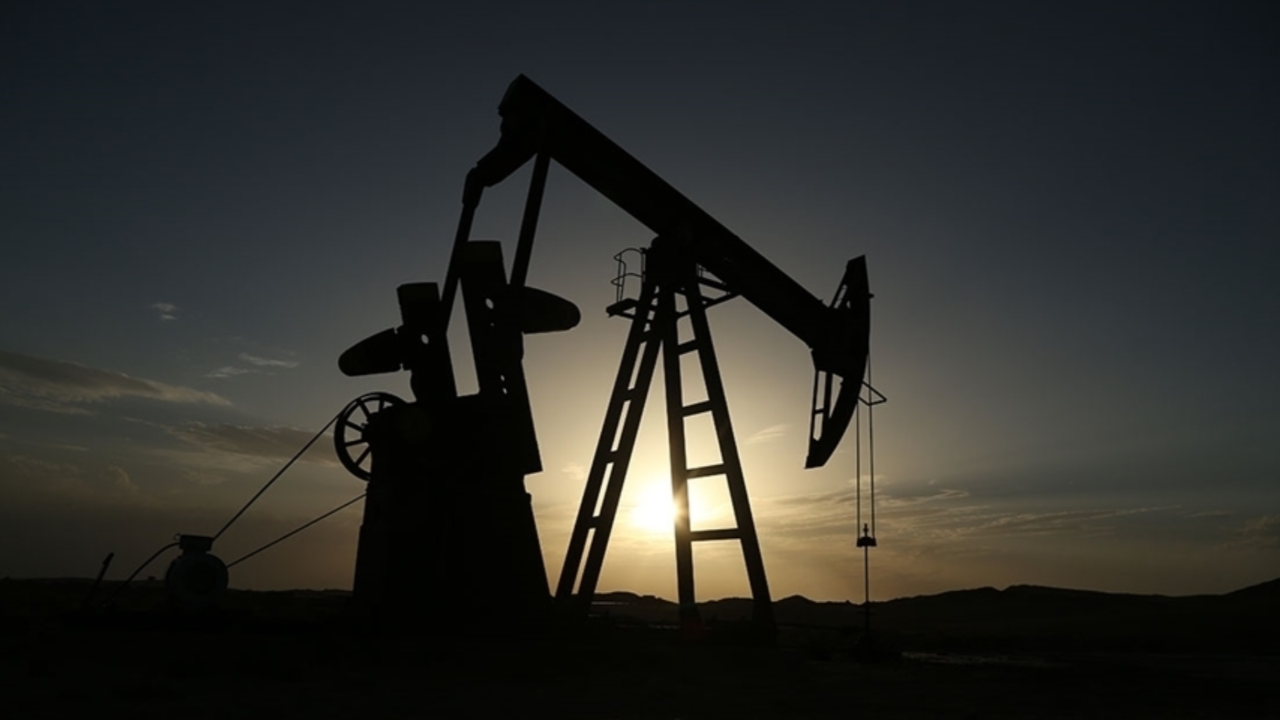 ABD'nin ham petrol stokları 1 haftada 1 milyon varil azaldı