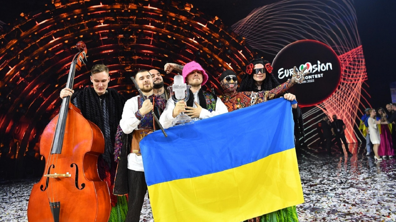 Eurovision birincisi Kalush Orchestra, Ukrayna'ya yardım etmek için ödülünü sattı