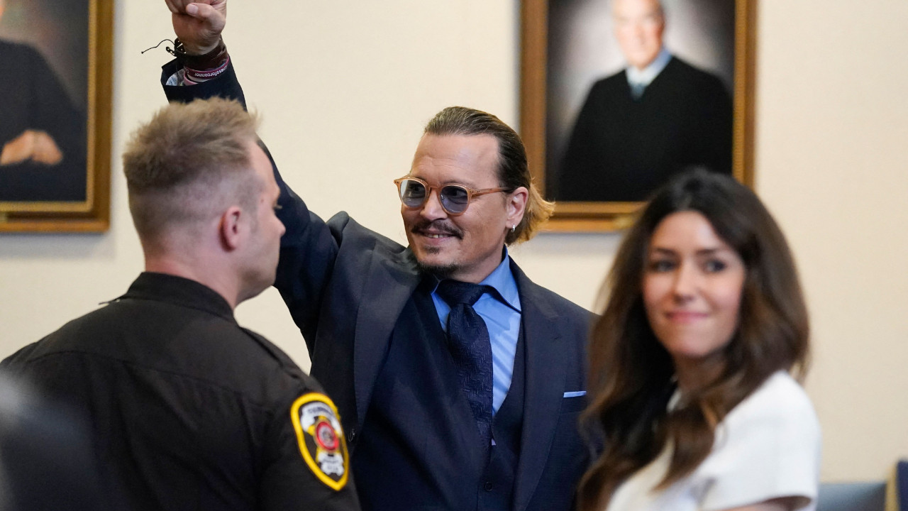Johnny Depp, Amber Heard’a karşı kazandığı davanın zaferini kutladı