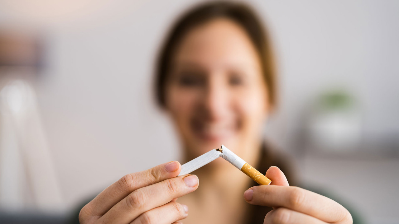 İngiltere'de sigara alabilme yaşı her yıl kademeli olarak artırılacak