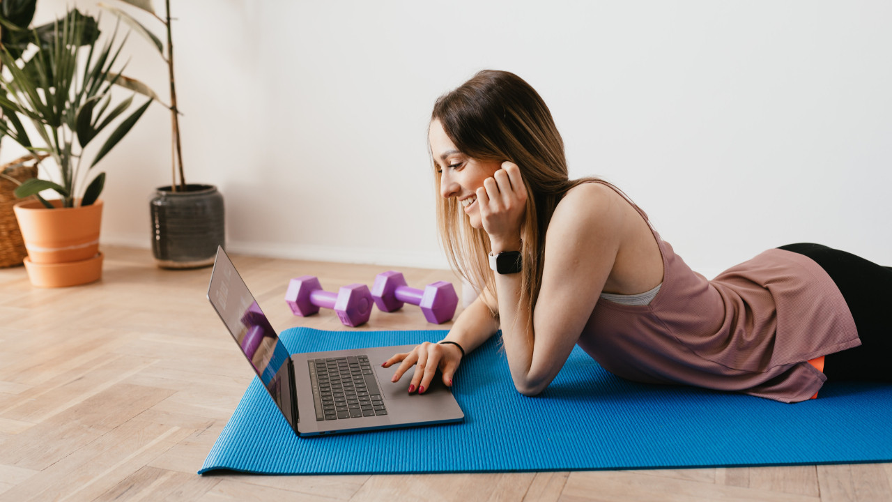 Evde egzersiz yapmanıza yardımcı olacak en iyi 10 dakikalık online egzersiz programları