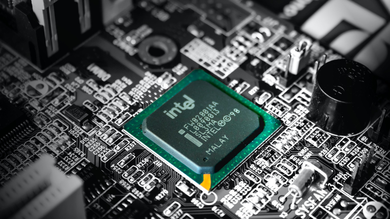 Intel AB'den 593 milyon euro faiz istedi