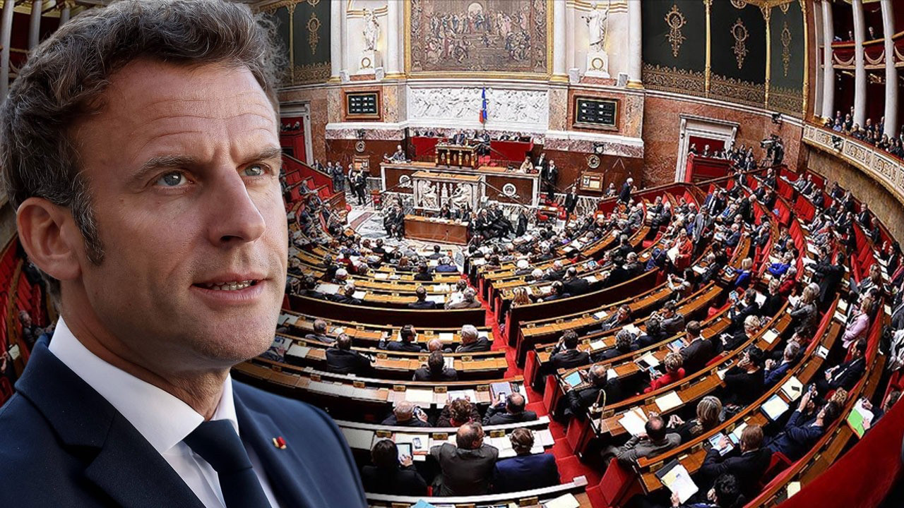 Fransa’da mecliste salt çoğunluğu kaybeden hükümetin meşruiyeti tartışılıyor