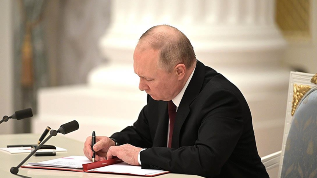 Putin ilhak edilen 4 bölgede sıkıyönetim ilan etti