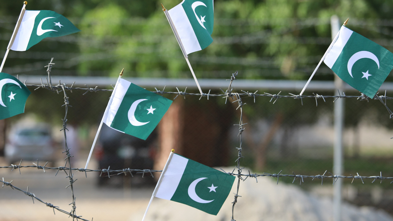Pakistan'da ordu, iktidar ve muhalefet arasında arabuluculuk yapıyor