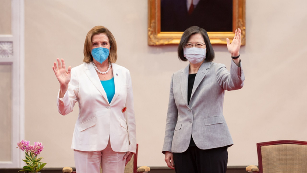 Nancy Pelosi Tayvan lideriyle görüşmesi sonrasında adadan ayrıldı