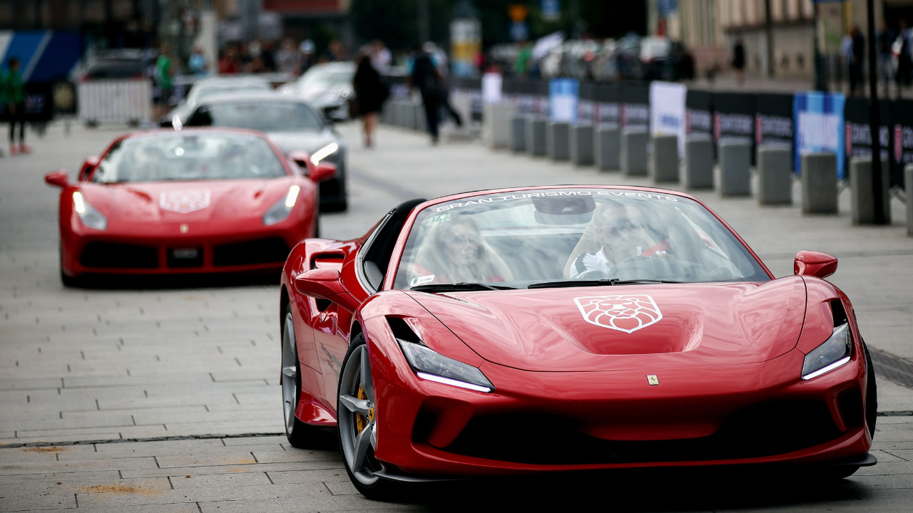 Lüks otomobiller için resesyon yok: 2024’e kadar Lamborghini’ler tükendi, Ferrari kar rekoru kırdı