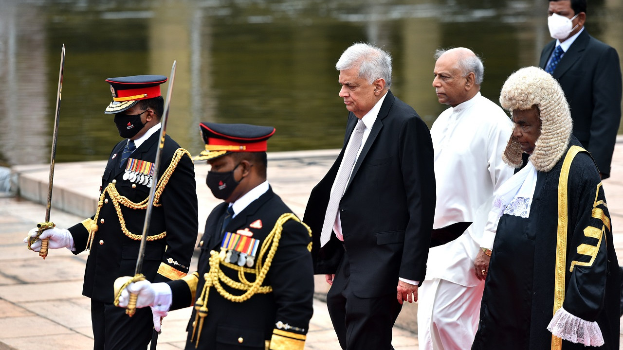 Sri Lanka'da devlet başkanının yetkilerini sınırlamak için yasa tasarısı sunuldu