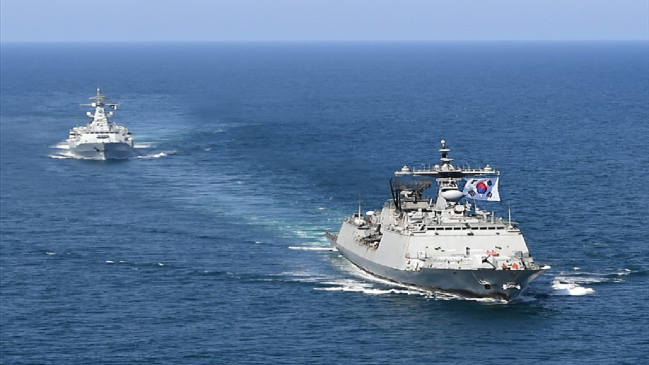 Çin'e ait gemiler, Doğu Çin Denizi'nde Japon kara sularına girdi