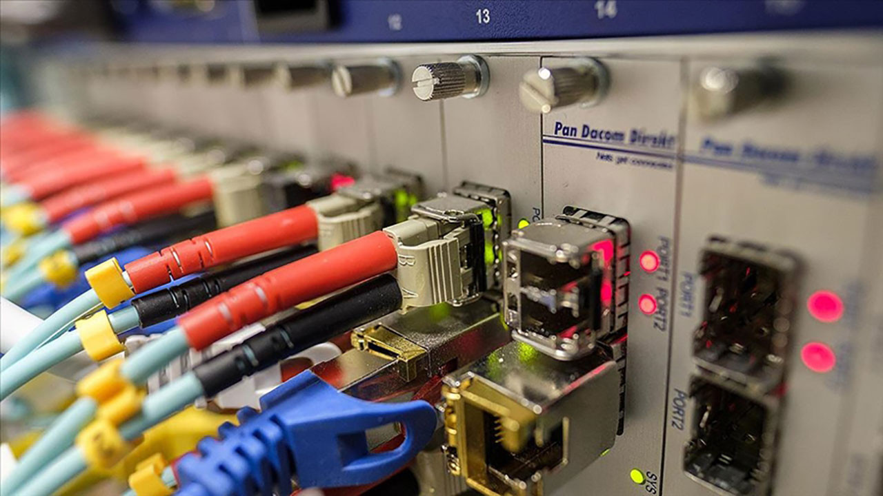 ABD-Çin rekabetinde yeni cephe: Kıtalararası fiber optik internet ağları