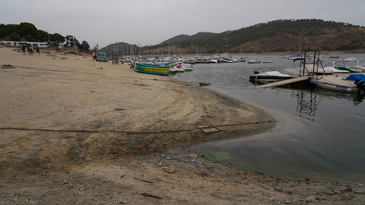 İspanya'da kuraklık krizi: Bilinçsiz su tüketimi işi şansa bıraktı