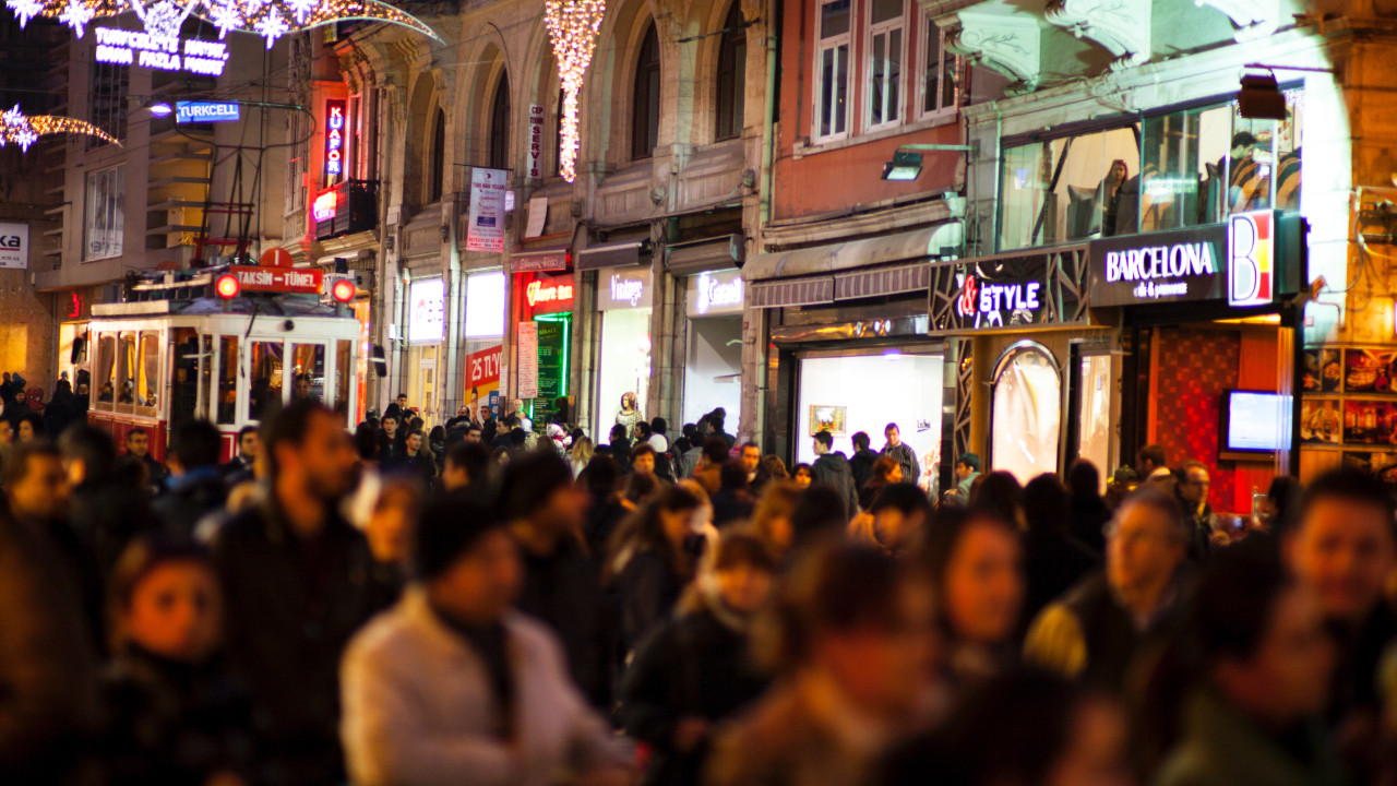 Bu vakit de geçip gidecek
