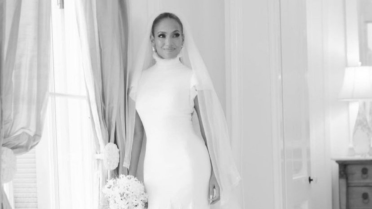 Jennifer Lopez'in merakla beklenen Ralph Lauren gelinlikleri