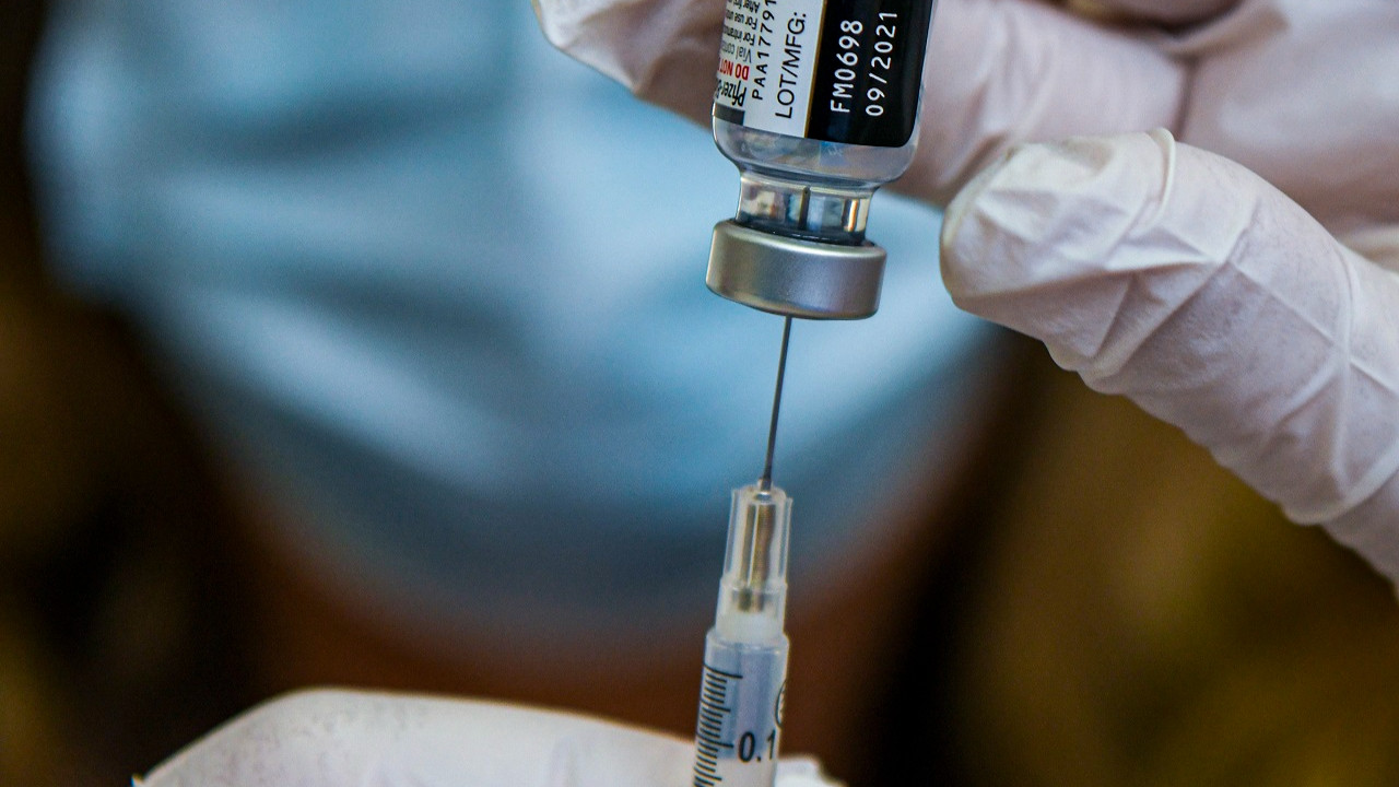 New York Times merak edilenleri yazdı: Yeni güçlendirici Covid-19 aşıları hakkında bilinmesi gerekenler