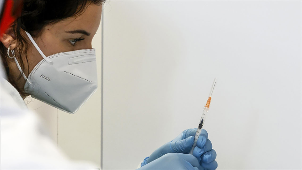 Pfizer-BioNTech ve Moderna'nın Covid-19 aşıları için AB onayı standart oluyor