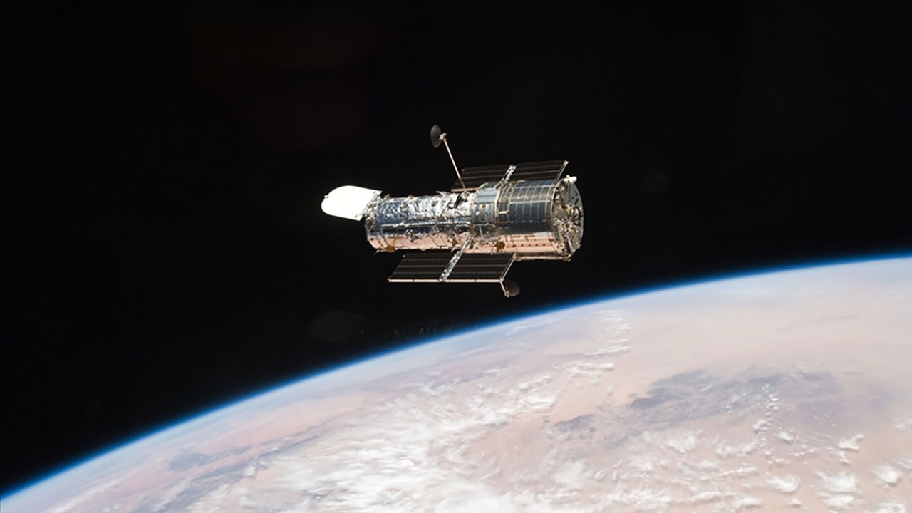 NASA ve SpaceX şirketi Hubble Uzay Teleskobu'nun ömrünü uzatmak için çalışma yürütecek