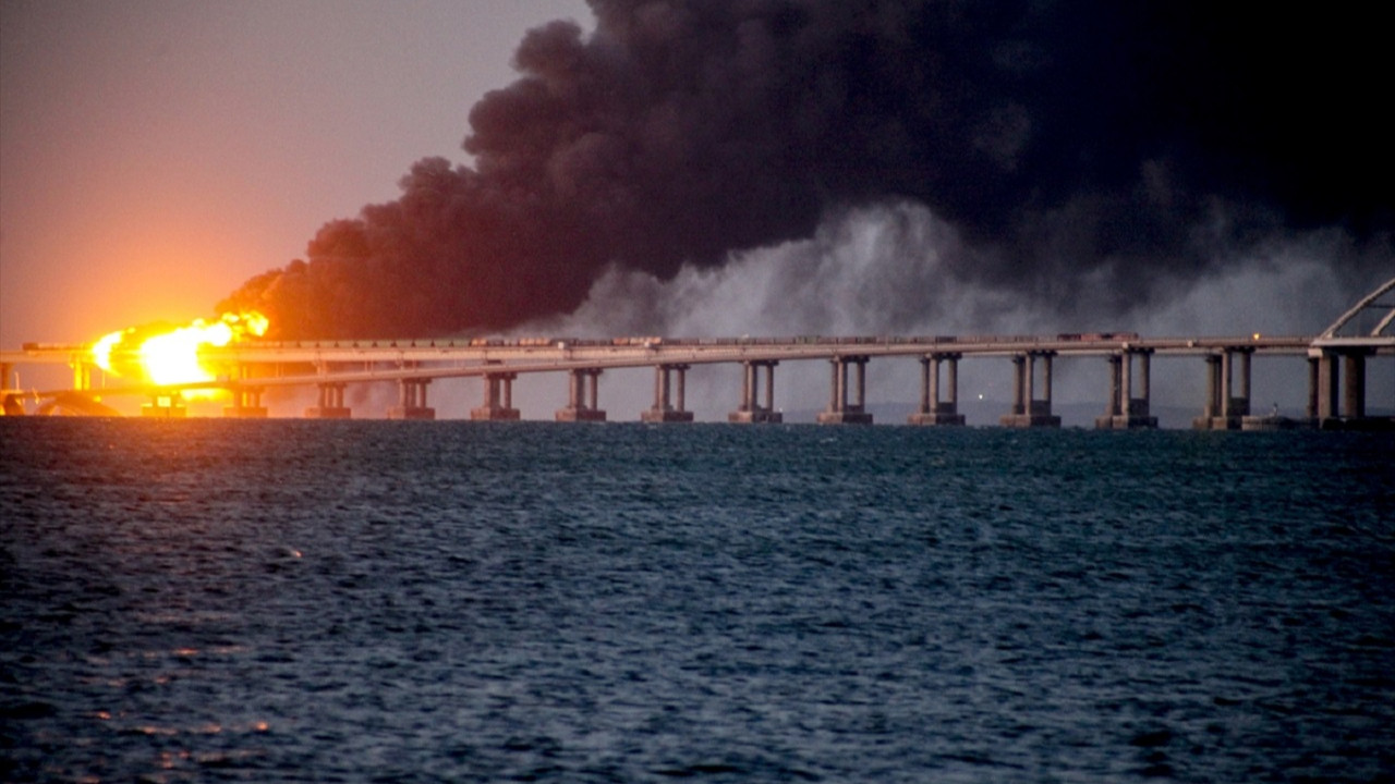 Patlamayla sarsılan Kırım ilhakının sembolü: Kerç Köprüsü