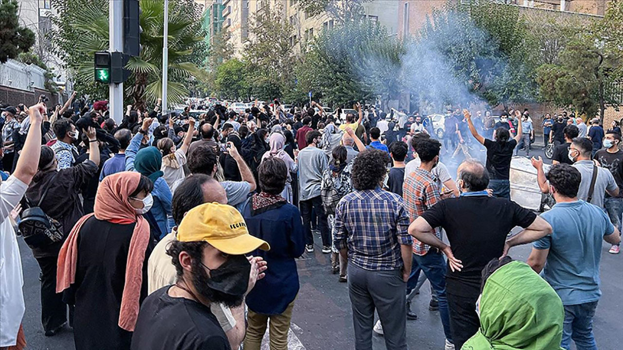 İran, Mahsa Emini protestolarını örgütlü ve terörist eylemler olarak ilan etti