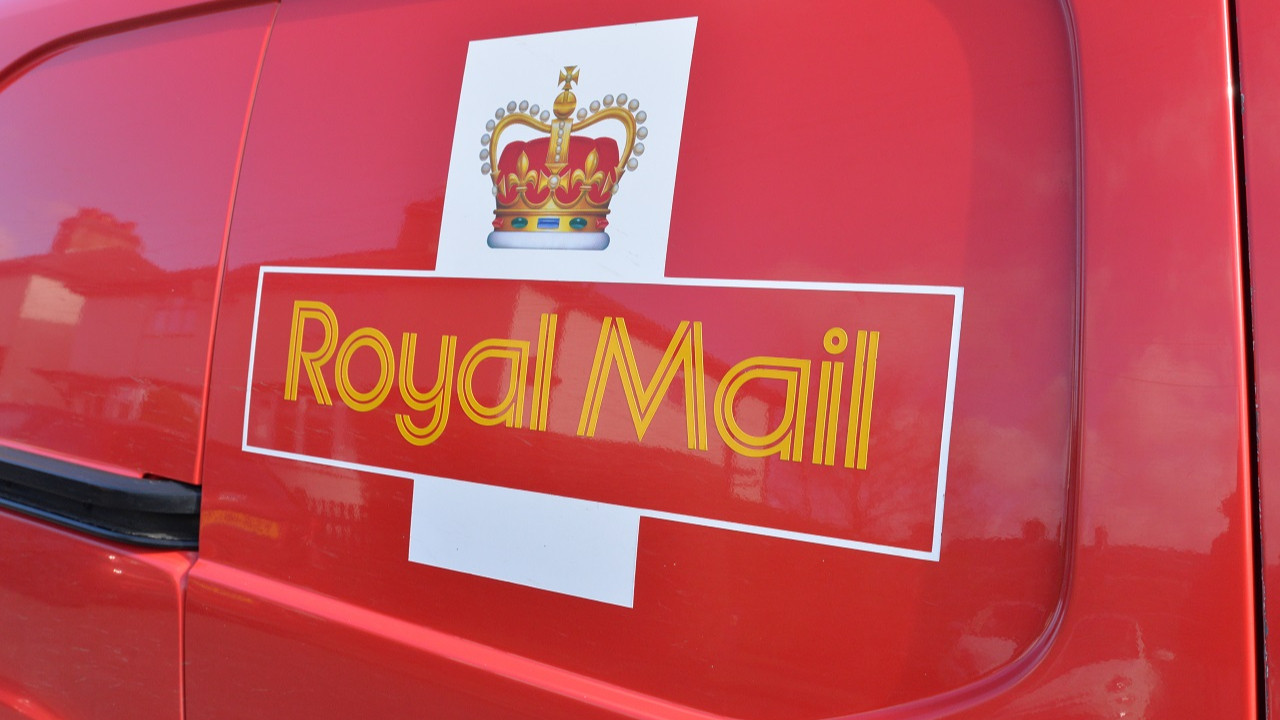 İngiltere'de posta servisi Royal Mail, 10 bin personelini işten çıkaracak