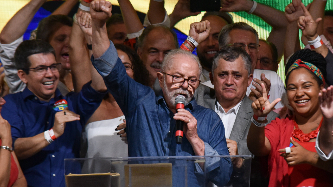 Brezilya’da seçimi kazanan Luiz Inacio Lula da Silva: Ülkeyi yeniden inşa edeceğiz