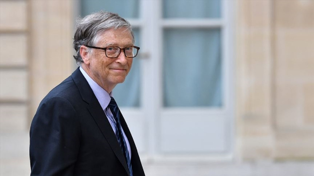 Bill Gates: Yapay zekayı durdurmaya çalışmak manasız