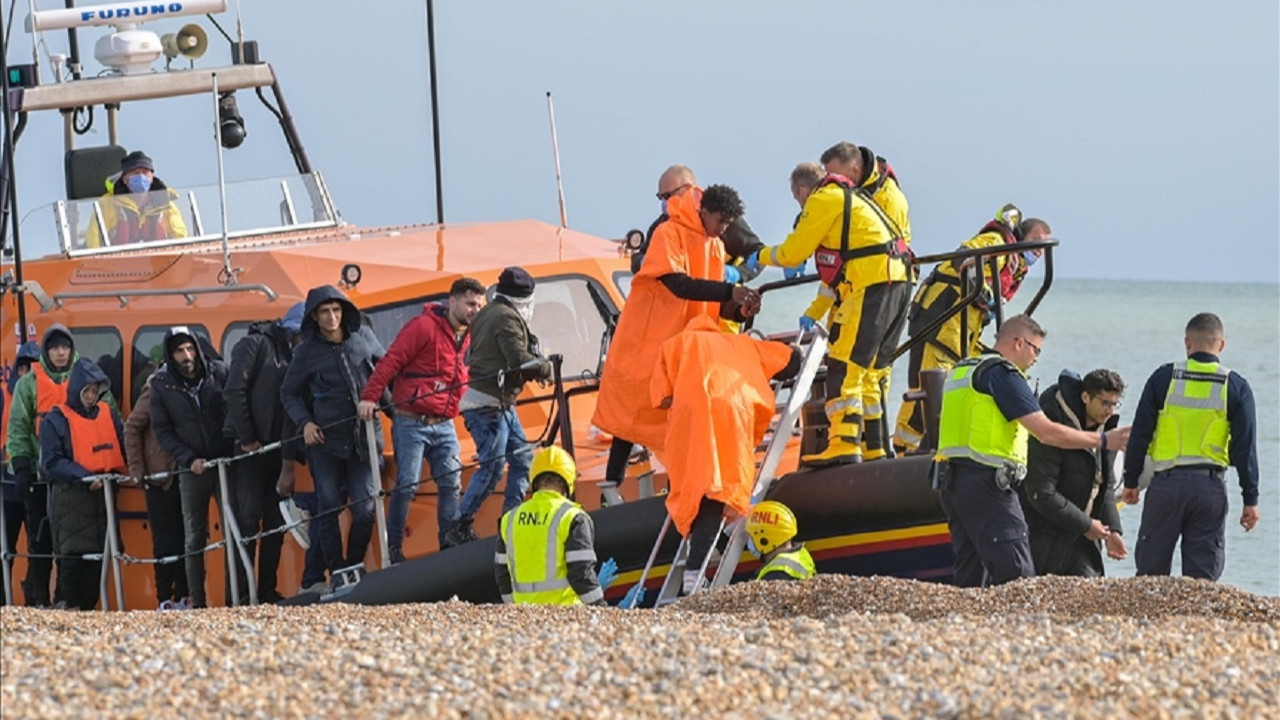 Fransa ile İngiltere, Manş Denizi'nde yasa dışı göçle ortak mücadele için anlaştı