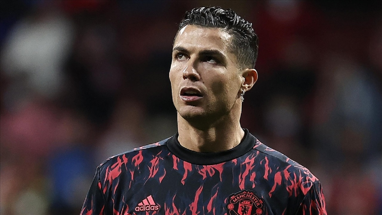 Manchester United, Ronaldo'nun sözleşmesinin karşılıklı olarak feshedildiğini açıkladı