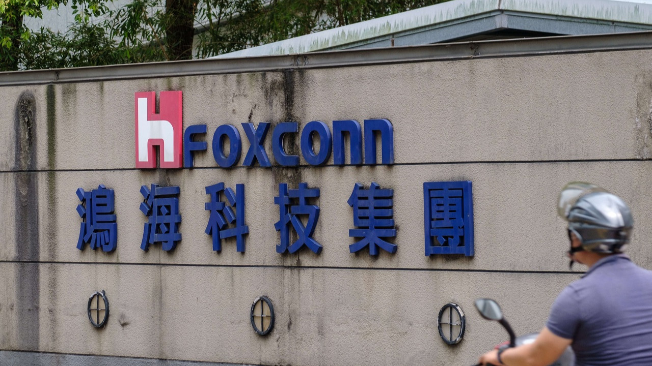Foxconn, Çin'deki iPhone fabrikasında işçilerle yaşanan sorun nedeniyle özür diledi