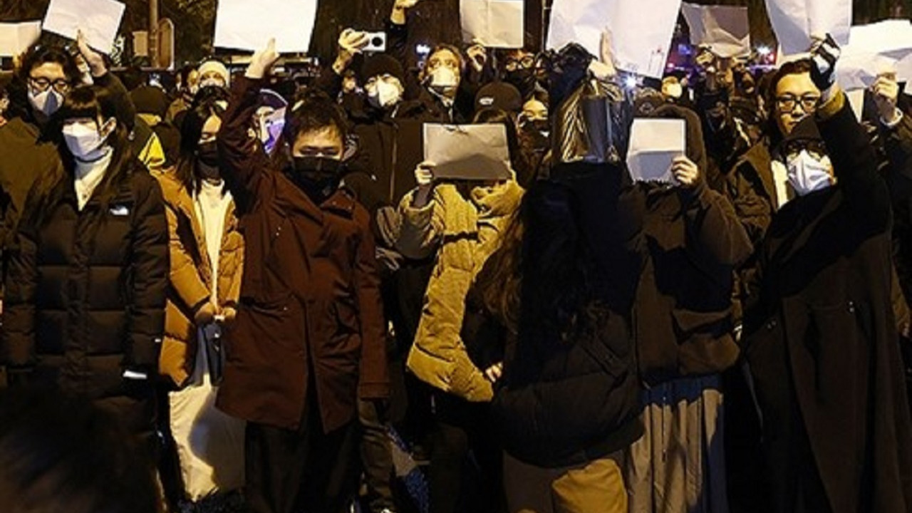 Çin'deki protestoculardan sessiz slogan taktiği: Boş beyaz kağıtlar