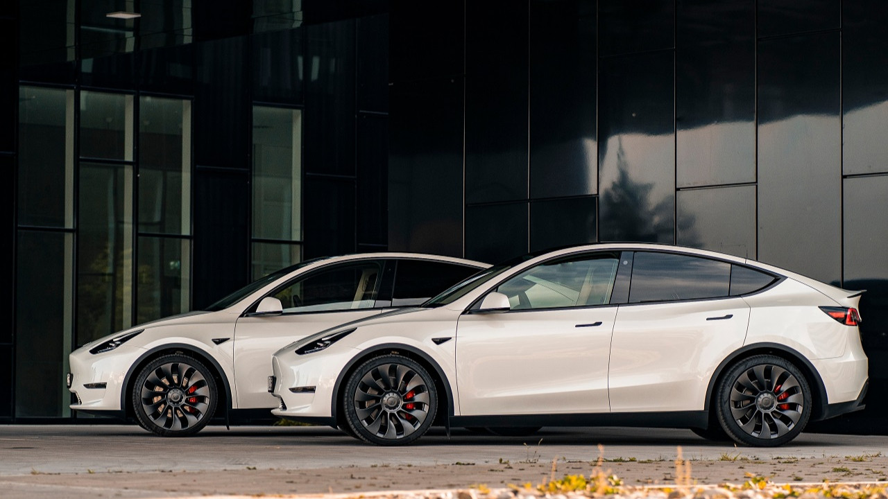 Tesla 400 binden fazla otomobilini geri çağırdı