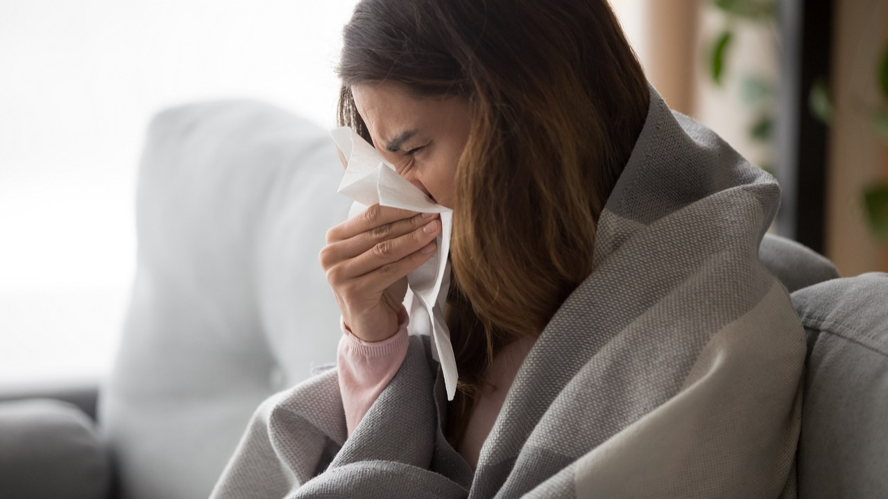 Havalar soğuyunca neden nezle ve grip oluyoruz?