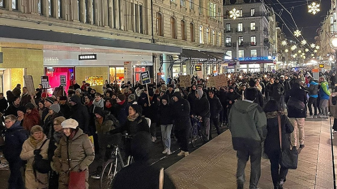 İsviçre'de sığınma talebi reddedilen göçmenin intiharının ardından protesto düzenlendi