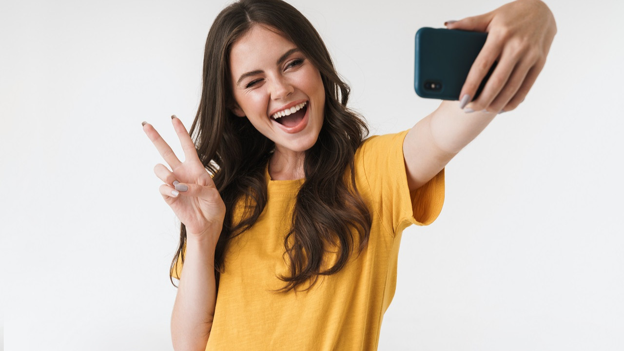 Çektiğiniz selfieler haberiniz olmadan yapay zekalar tarafından mı kullanılıyor?
