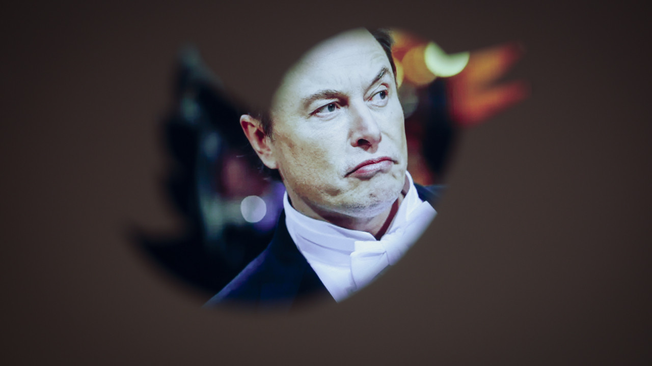 Elon Musk hakkında haber yapan gazetecilerin hesabını askıya aldı
