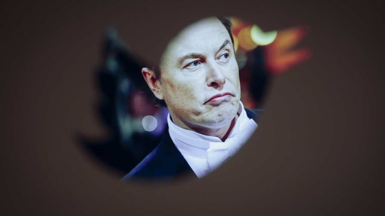 Musk'tan siyasi anketlere mavi tik şartı sinyali
