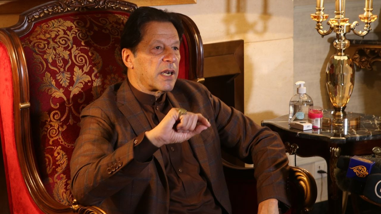 Pakistan'da İmran Han, erken seçim baskısı için Pencap Meclisini feshetti