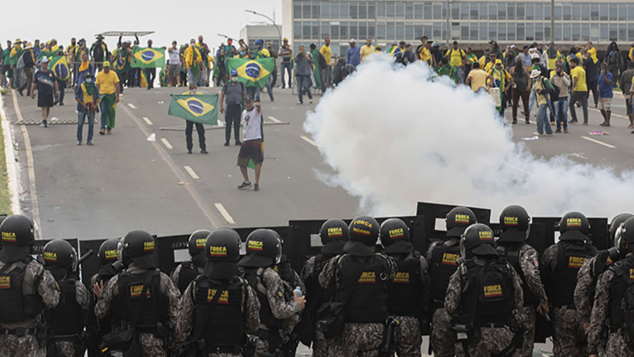 Brezilya'da kongre baskını: Çok sayıda gözaltı var