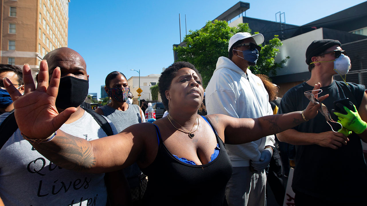 Black Lives Matter'ın kurucusunun kuzeni şok tabancalı müdahale sonrası öldü