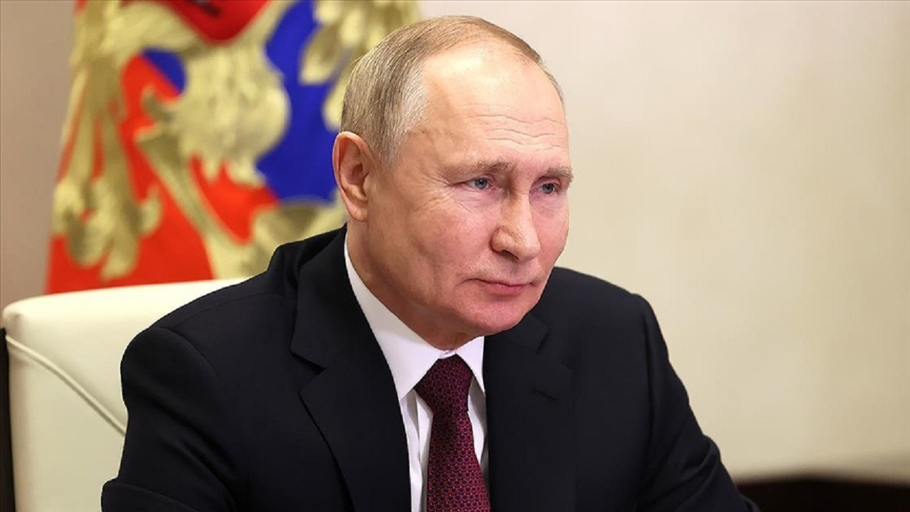 Putin: Rus ekonomisinin 2022’de yüzde 2,5 küçülmesi bekleniyor