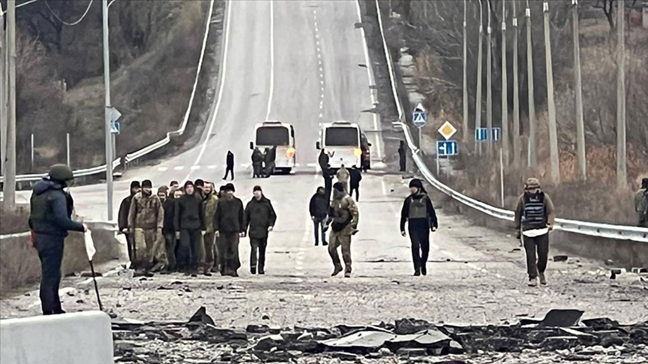 Ukrayna 63 Rus askerini serbest bıraktı